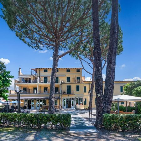 Hotel Apuana Марина-ди-Пьетрасанта Экстерьер фото