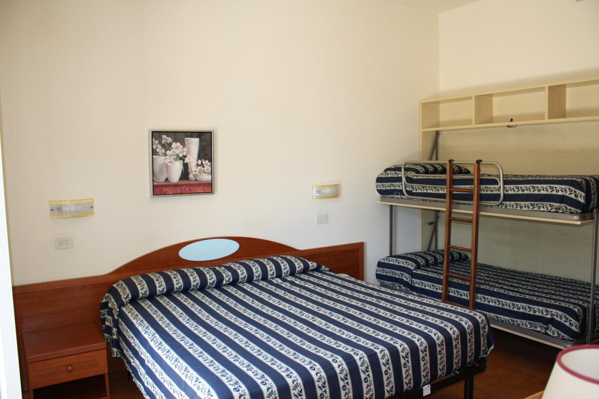 Hotel Apuana Марина-ди-Пьетрасанта Номер фото