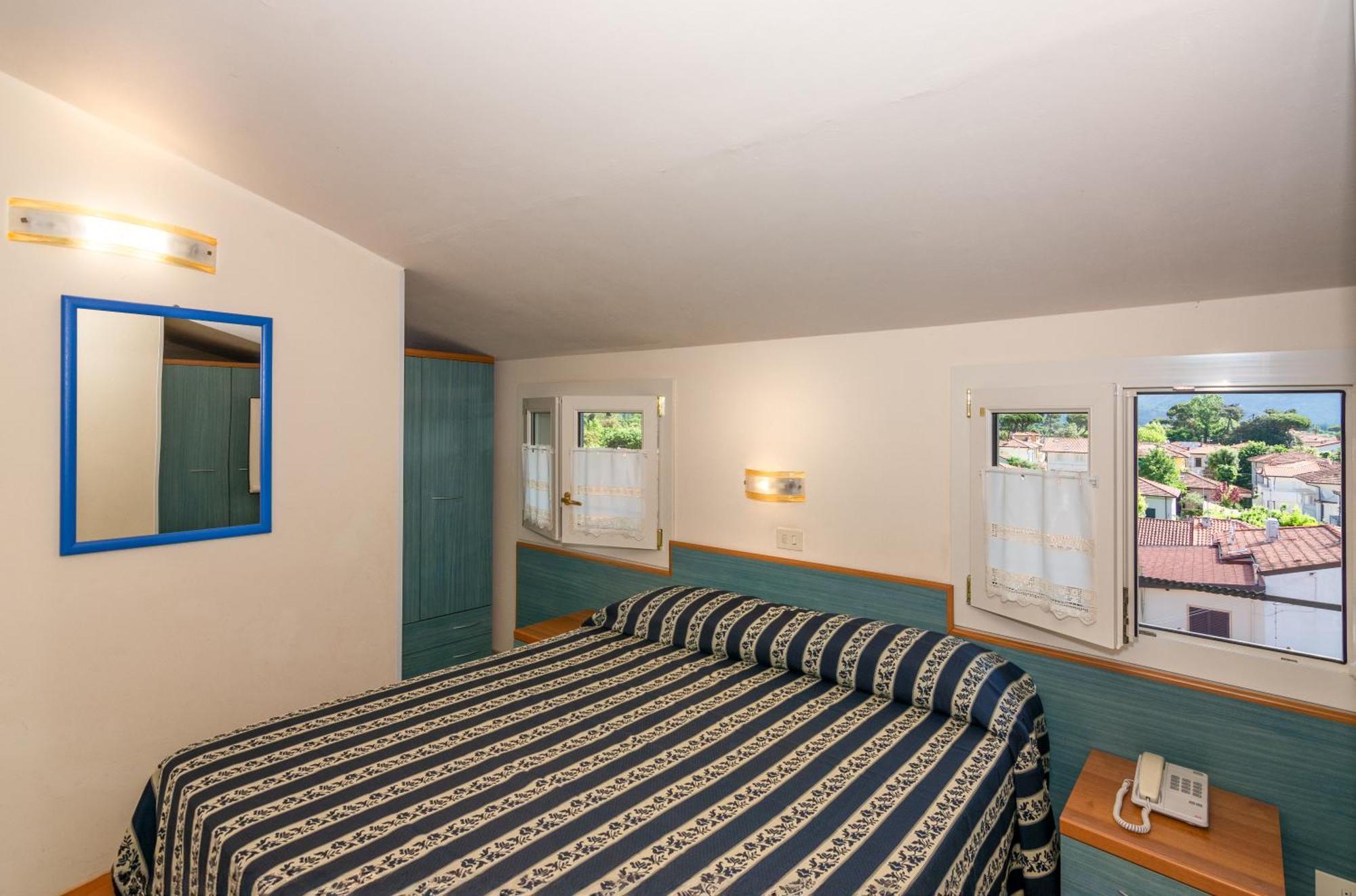 Hotel Apuana Марина-ди-Пьетрасанта Экстерьер фото