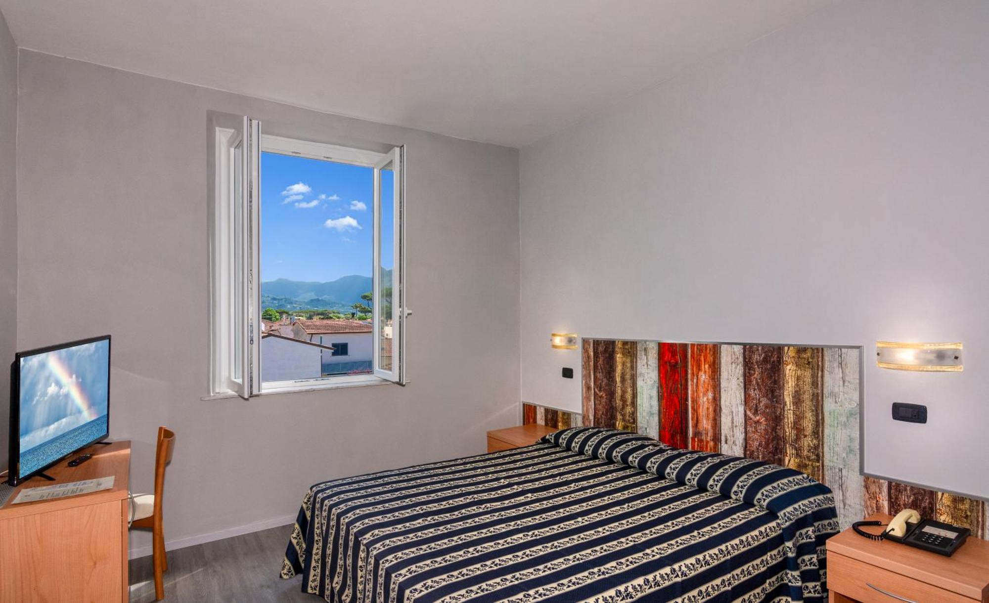 Hotel Apuana Марина-ди-Пьетрасанта Экстерьер фото