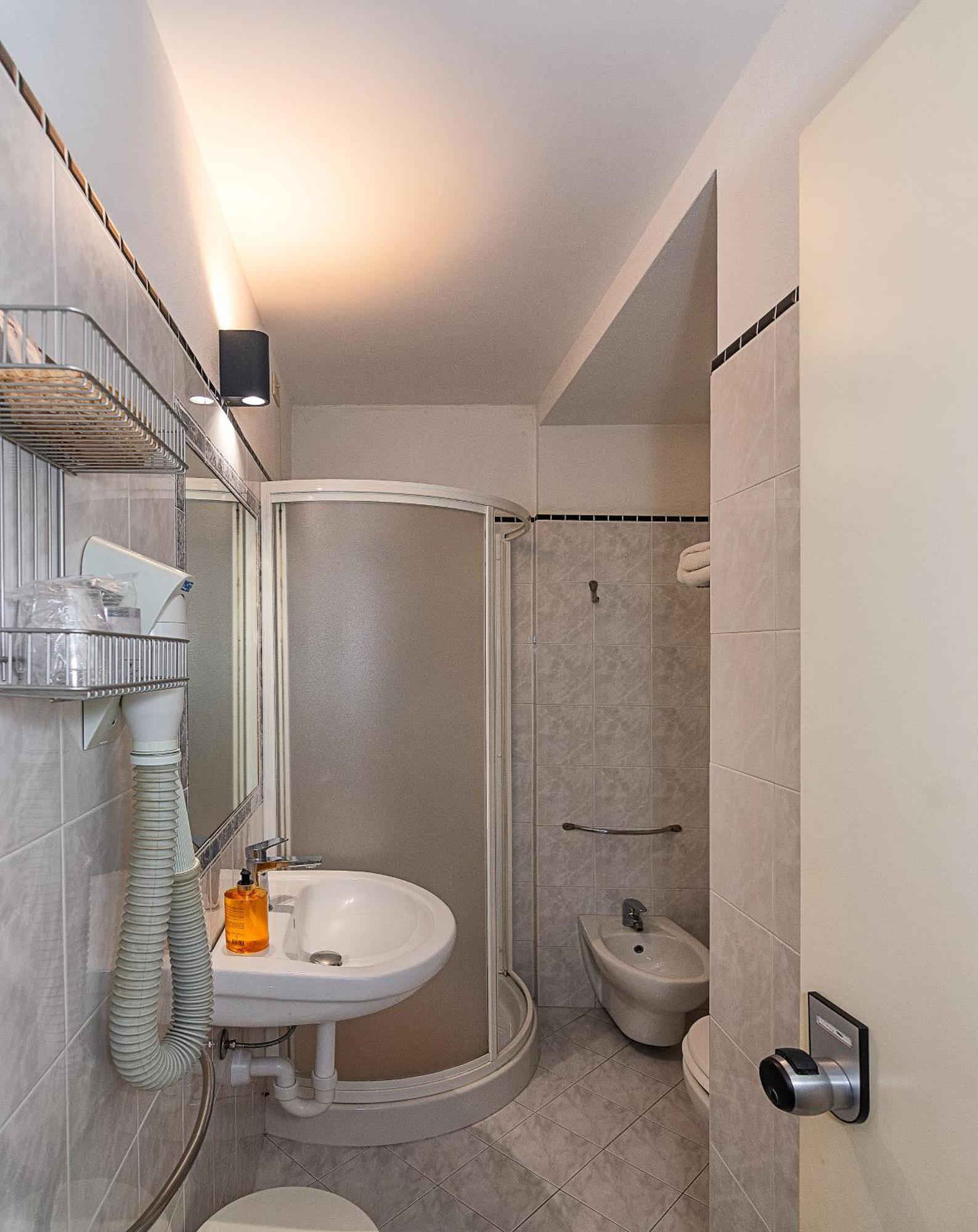 Hotel Apuana Марина-ди-Пьетрасанта Экстерьер фото