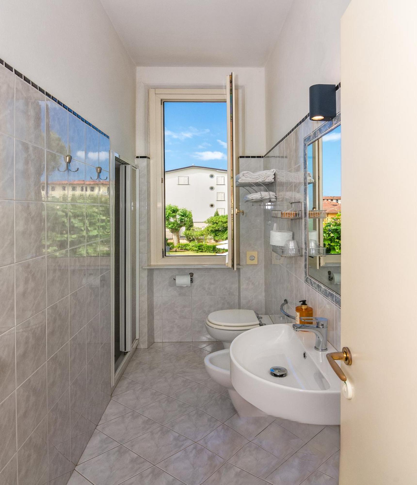 Hotel Apuana Марина-ди-Пьетрасанта Экстерьер фото