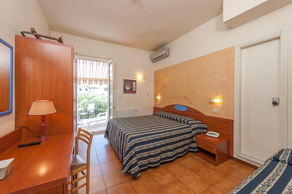 Hotel Apuana Марина-ди-Пьетрасанта Экстерьер фото